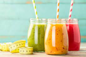 4 receitas de Sucos Detox que nem parecem Detox