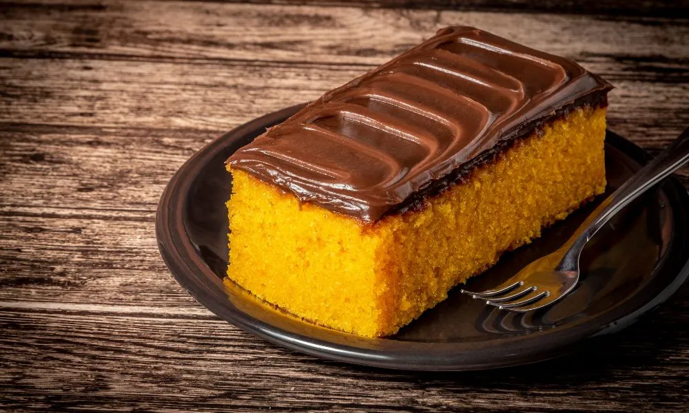 O Bolo de Cenoura Que Desafia as Leis da Física: Tão Leve Que Desmancha na Boca!